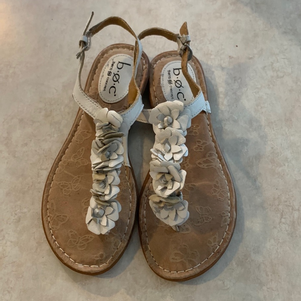 Born White Flower Sandals EUC